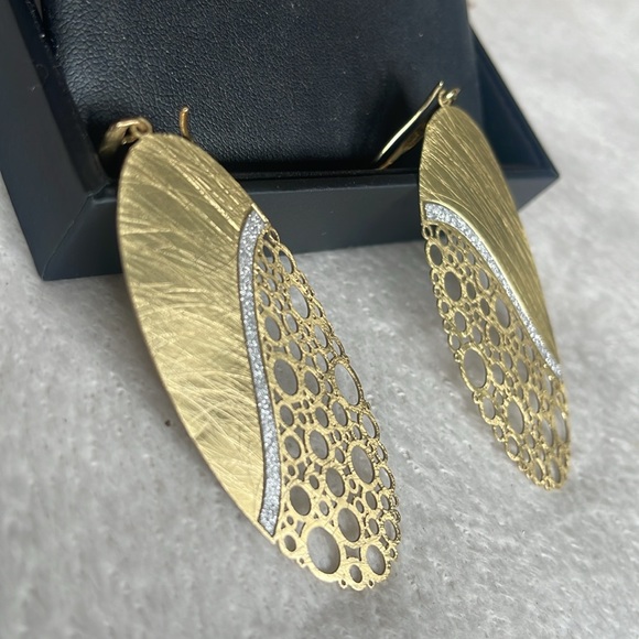 ISARA GOLD PLATED 3 1/4” LONG OVAL CIRCLE PATTERN SILVER EMBELLISHMENT EARRINGS - Picture 4 of 5